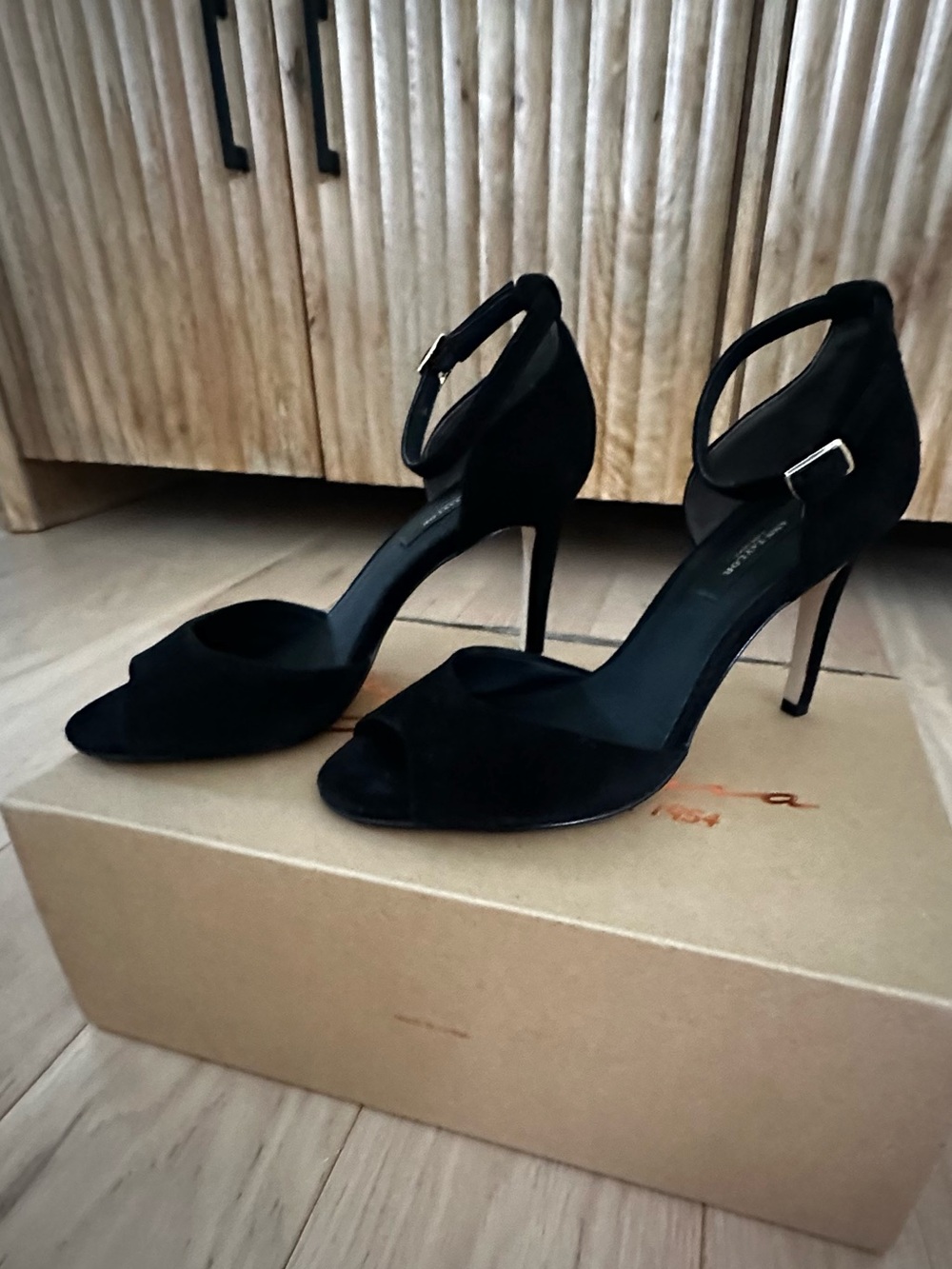 Vintage Ann Taylor simple black open toe heels